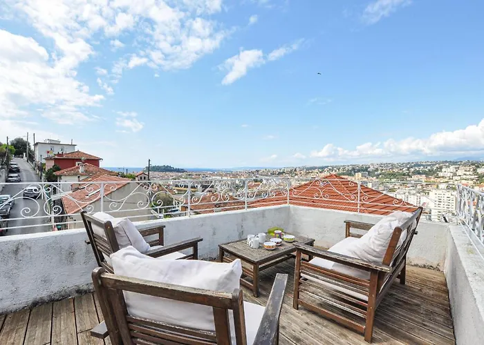 Beautiful Apartment In Nice With Kitchen
